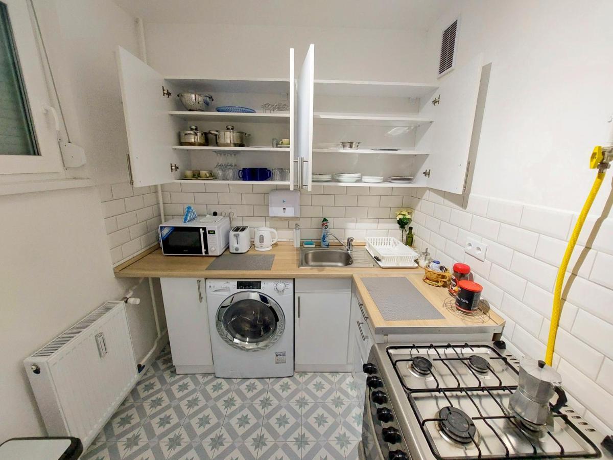 Aweshome City Apartment - 3 Bedrooms And Free Parking 德布勒森 外观 照片