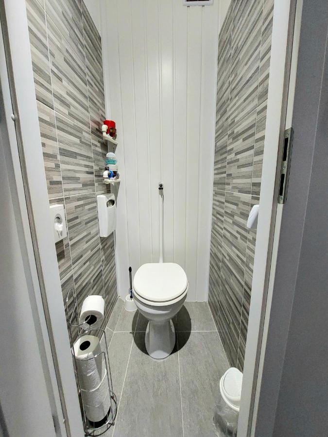 Aweshome City Apartment - 3 Bedrooms And Free Parking 德布勒森 外观 照片