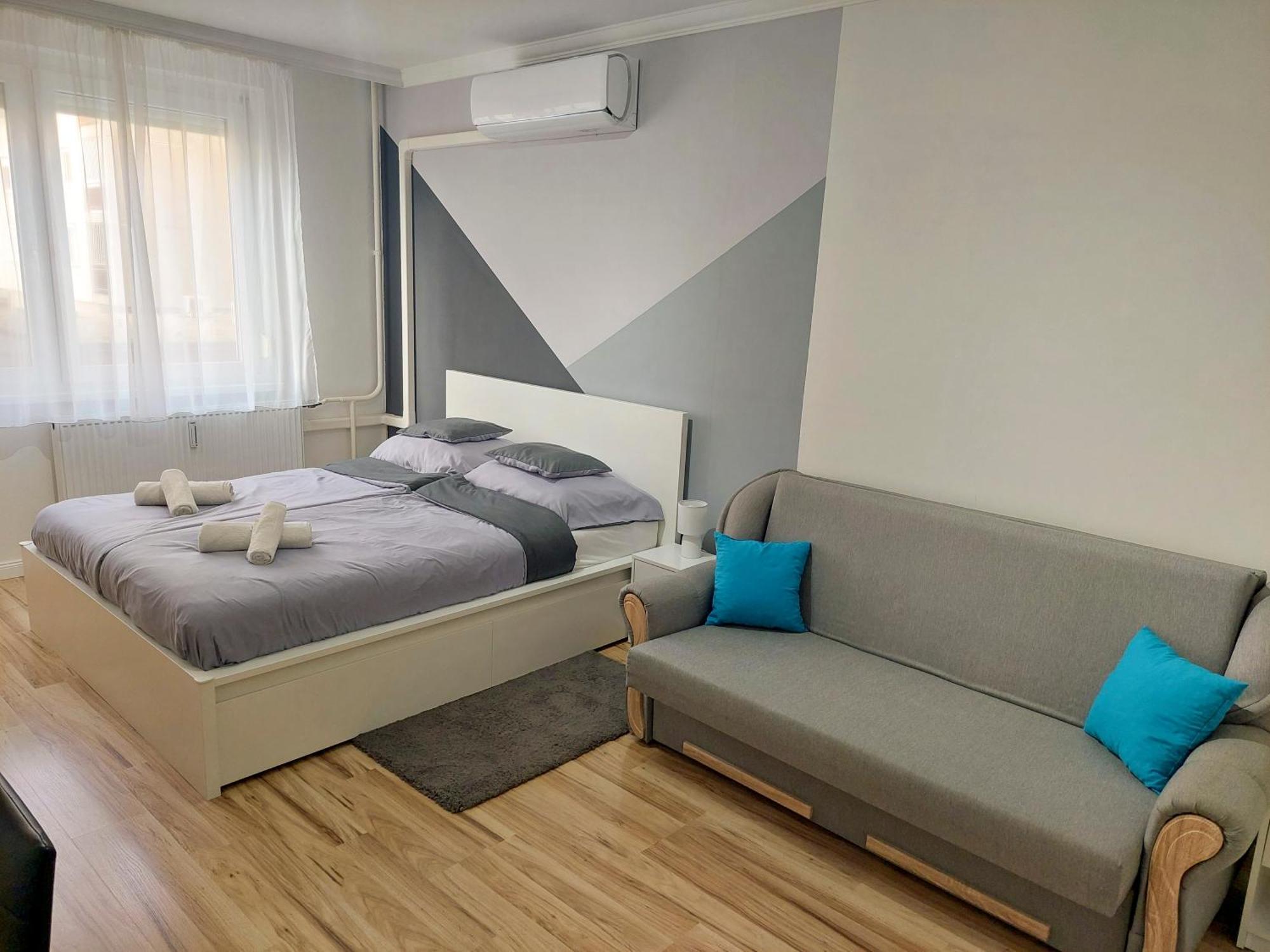 Aweshome City Apartment - 3 Bedrooms And Free Parking 德布勒森 外观 照片