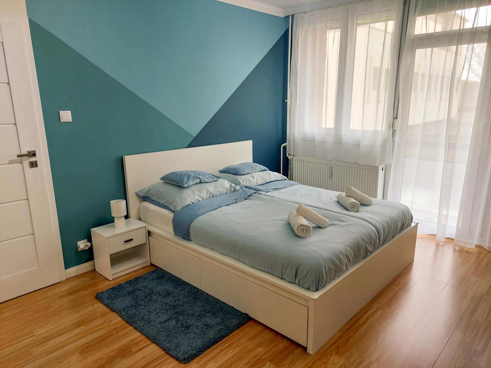 Aweshome City Apartment - 3 Bedrooms And Free Parking 德布勒森 外观 照片