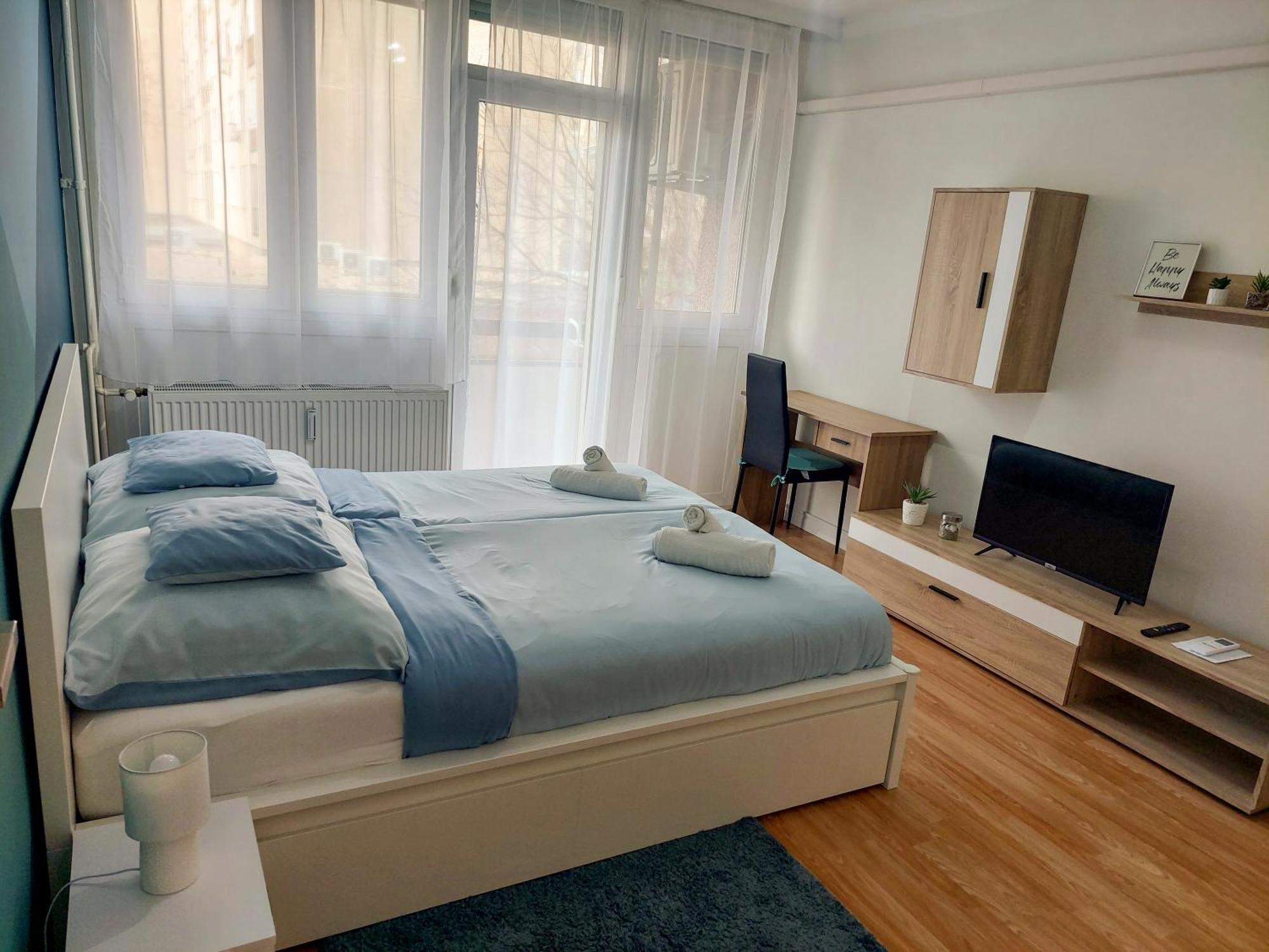 Aweshome City Apartment - 3 Bedrooms And Free Parking 德布勒森 外观 照片